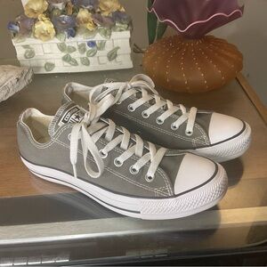 CONVERSE ALL STAR WOMENS LO TOP SNEAKERS 9.5
